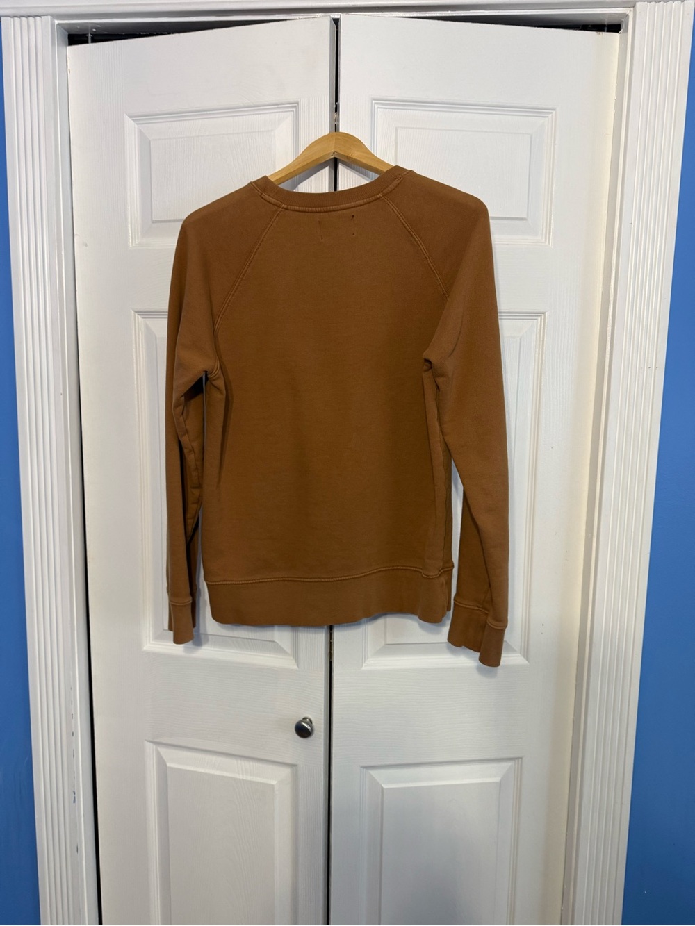 Club Monaco Tan heritage Sweatshirt with black Crest 1985 Logo, Size M - Picture 3 of 7